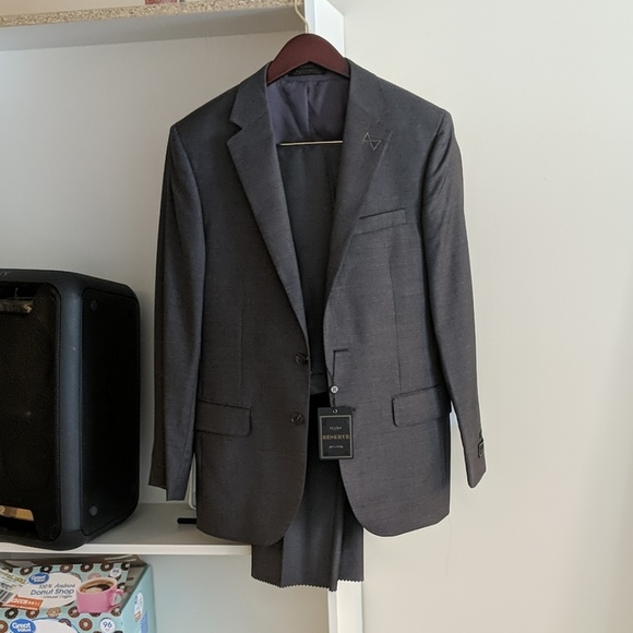 Brand New Reserve Collection Full 100% Wool Suit - Picture 2 of 7